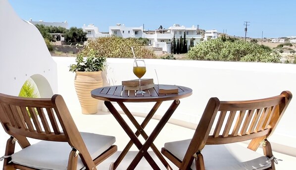 Premium Suite, Multiple Beds, Courtyard View | Exterior