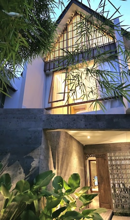 Fachada de la propiedad