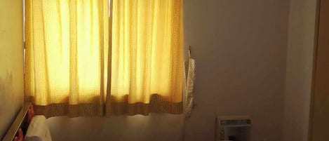 1 bedroom, bed sheets