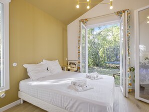 4 slaapkamers, een strijkplank/strijkijzer, wifi, beddengoed