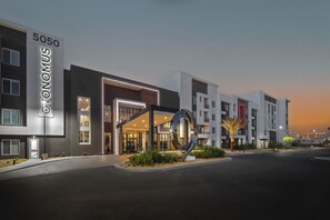 Exterior - Otonomus Hotel - Las Vegas (Las Vegas)