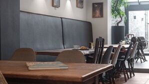 Restauration dans la chambre