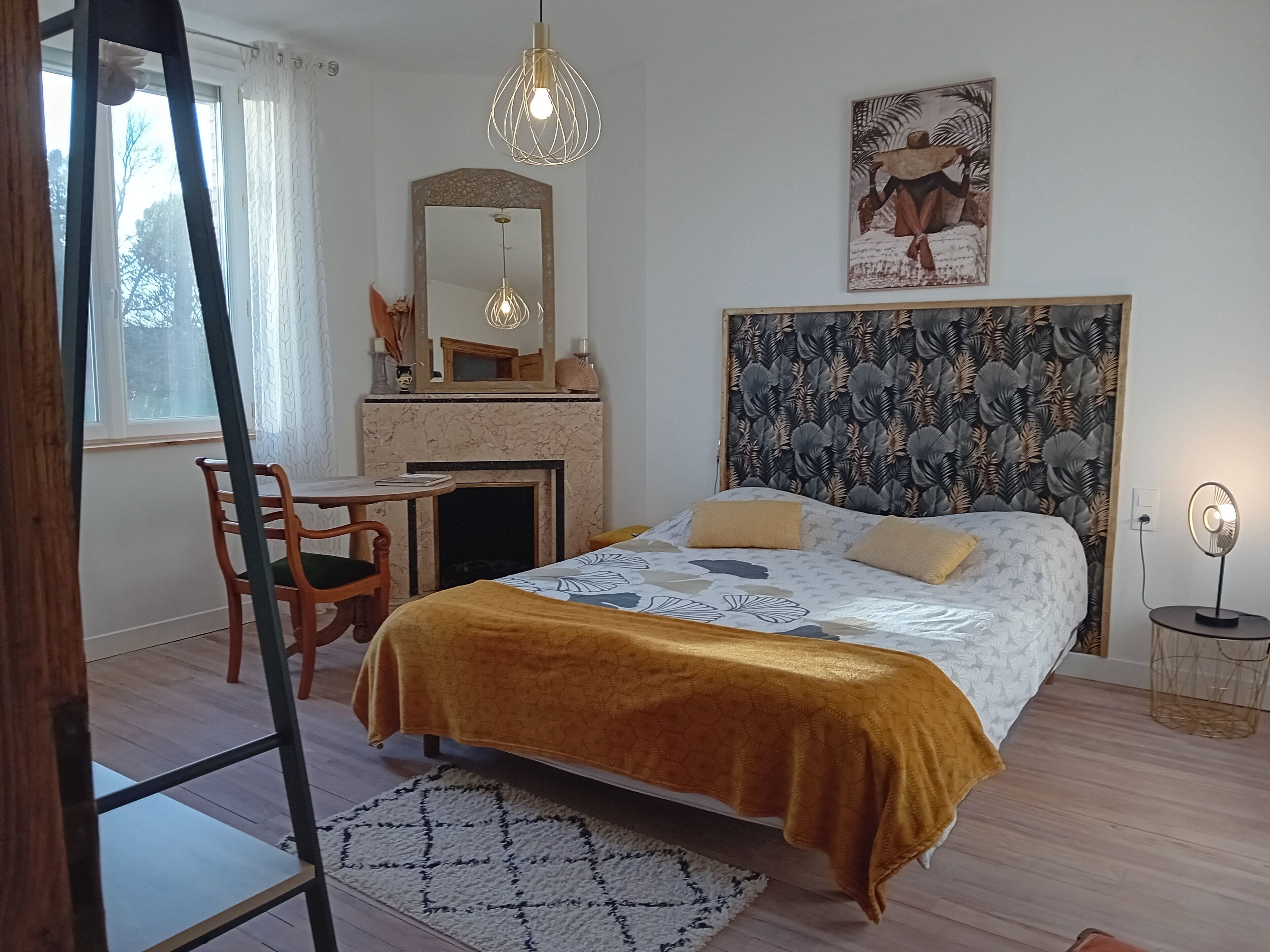 5 bedrooms, iron/ironing board, free WiFi