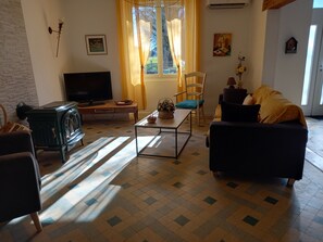 TV, books, stereo