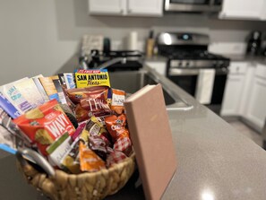 Fridge, microwave, oven, stovetop - Cozy newly built home next to Alamo Ranch and Seaworld San Antonio, TX. (San Antonio)