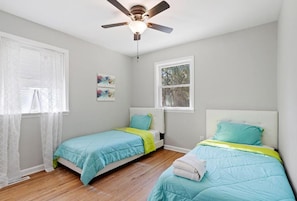 4 Schlafzimmer, Zimmersafe, Bügeleisen/Bügelbrett, Reisekinderbett