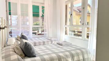 2 bedrooms, iron/ironing board, bed sheets