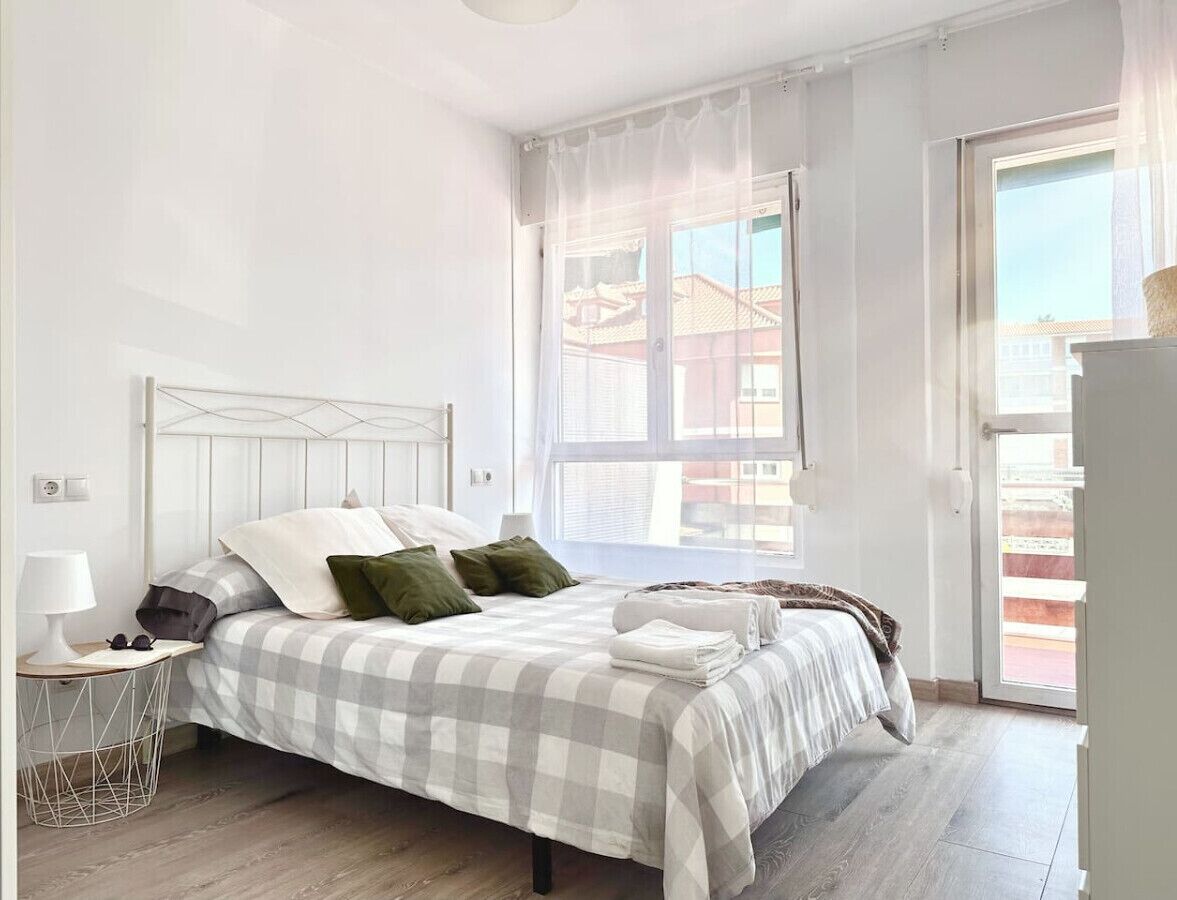 2 chambres, fer et planche à repasser, draps fournis