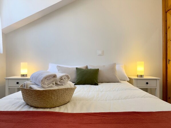 1 bedroom, iron/ironing board, bed sheets