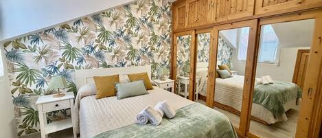 1 bedroom, iron/ironing board, bed sheets