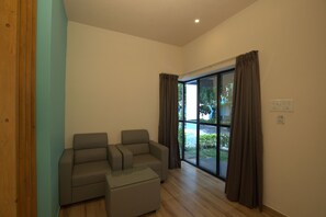 Studio | Ruang kerja komputer riba, kalis bunyi, Wi-fi percuma 