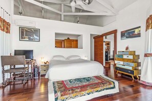 3 bedrooms, desk, iron/ironing board, WiFi