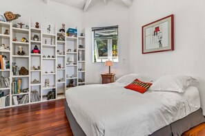 3 bedrooms, desk, iron/ironing board, WiFi - 3BR Villa Mémento with Infinity Pool (Temae)
