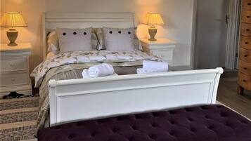 Family Apartment, Garden View | In-room safe, free WiFi, bed sheets