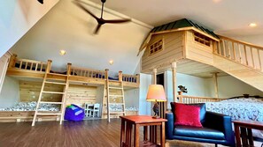 2 bedrooms, iron/ironing board, free WiFi, bed sheets - Serenity Shores: Lakefront Vacation Home with Indoor Playhouse! (Eatonville)