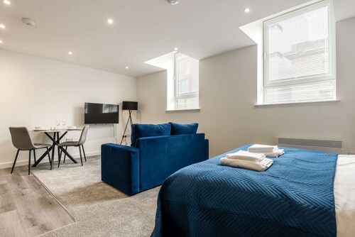 Contemporary Studio Apartment in Central Rotherham