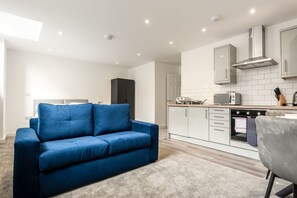 TV, offices - Contemporary Studio Apartment in Central Rotherham (Rotherham)