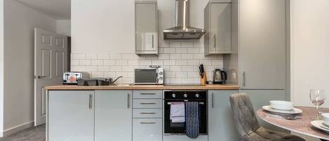 Fridge, microwave, oven, stovetop