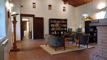 Apartment, 2 Bedrooms, Balcony, Park View | Living area | Flat-screen TV