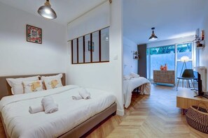 3 Schlafzimmer, Schreibtisch, Bügeleisen/Bügelbrett, WLAN