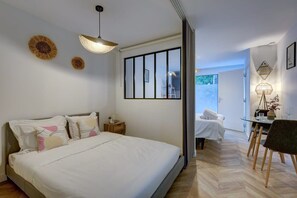 3 bedrooms, desk, iron/ironing board, WiFi