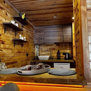 Family Suite, River View | Private kitchen - Likapa Bungalov (Camlihemsin)