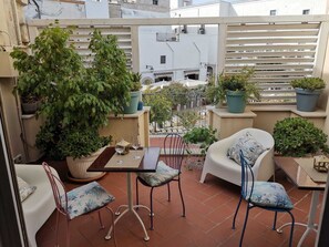 تناول الطعام بالخارج