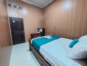 Standard Double Room | Free WiFi, bed sheets
