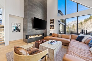 TV - Grand Hyatt|Palatial Home with Panoramic Views of the Top of the Mountain with Exquisite Private Amenities (Vail)