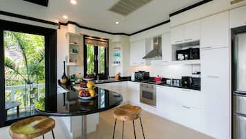 Villa, 2 chambres, vue mer | Cuisine privée