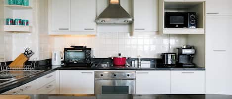Villa, 2 Bedrooms, Sea View | Private kitchen | Eco-friendly cleaning products