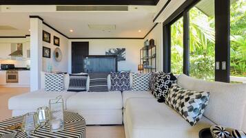 Villa, 2 Bedrooms, Sea View | Living area