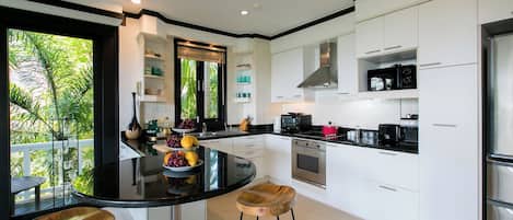 Villa, 2 Bedrooms, Sea View | Private kitchen