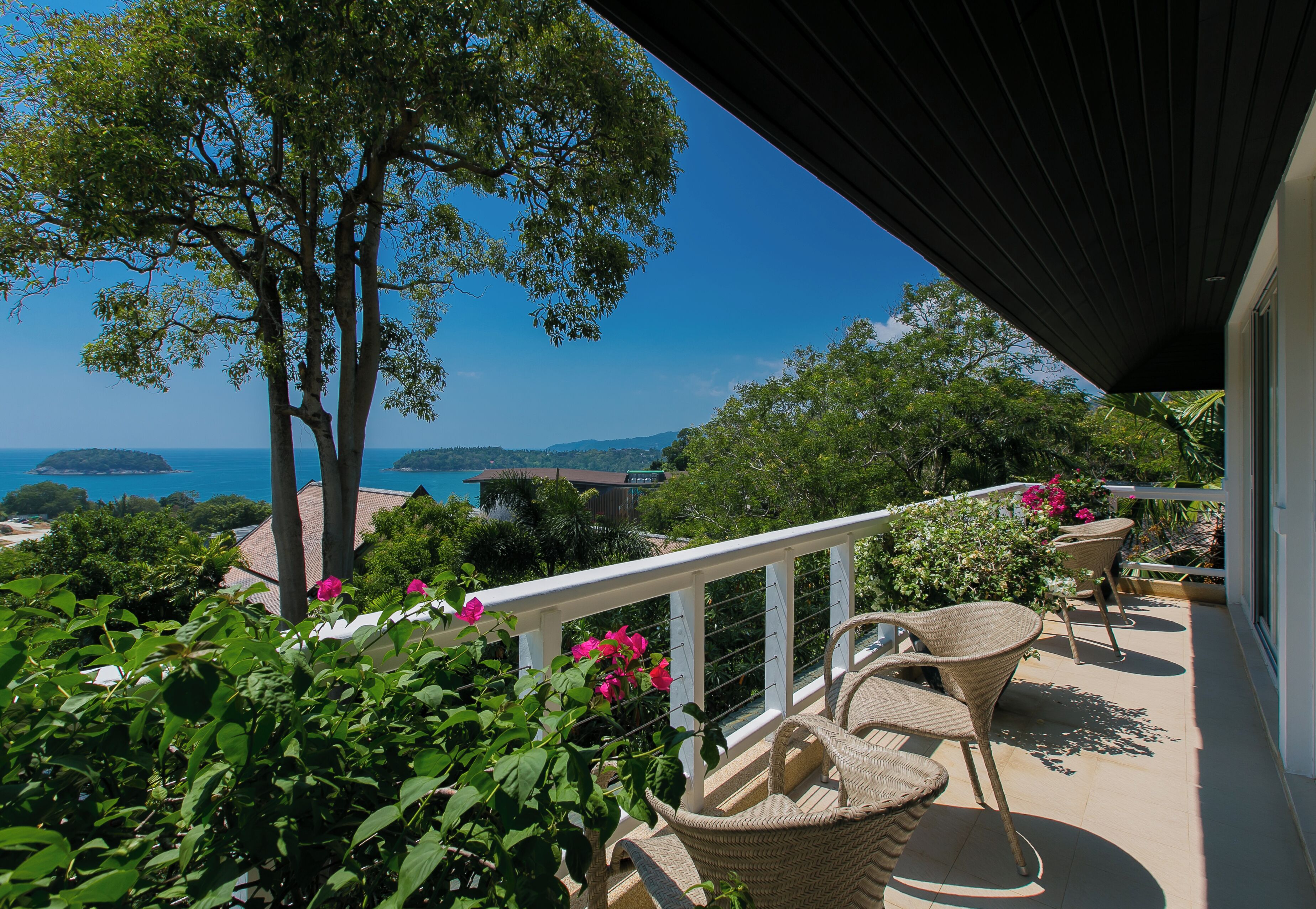 Huvila, 2 makuuhuonetta, merinäköala | Näkymä parvekkeelta