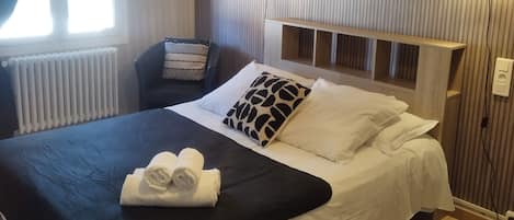Comfort Room | Individually decorated, free WiFi, bed sheets