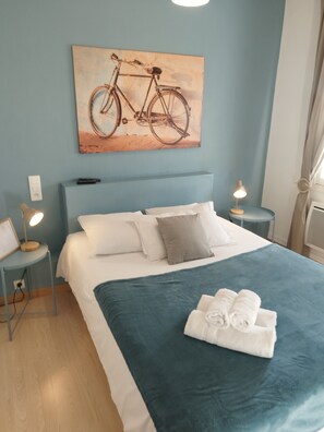 Individually decorated, free WiFi, bed sheets - Hôtel les Thermes (Jonzac)