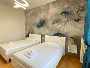 3 bedrooms, desk, iron/ironing board, travel cot - Sara Home Florence (Scandicci)