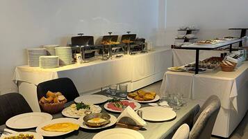 Colazione a buffet inclusa, servita tutte le mattine