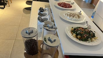 包每日自助早餐