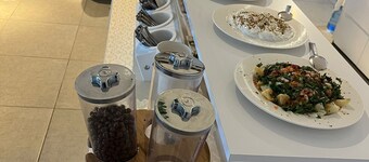 Rena Grand Residence & Suite