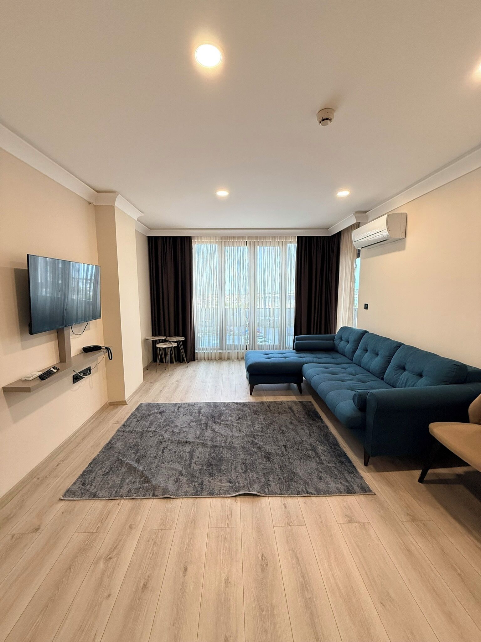 Deluxe Suite, Balcony, Sea Facing | Living area