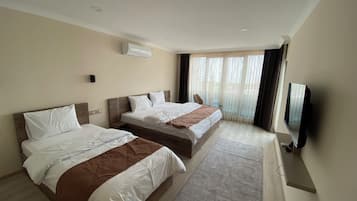 Triple Room, Balcony, Sea Facing | Egyptian cotton sheets, premium bedding, down duvets, minibar