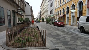 Room - D57 - Park und U-Bahn (Vienna)