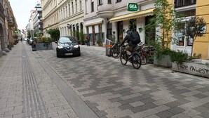 Room - D57 - Park und U-Bahn (Vienna)