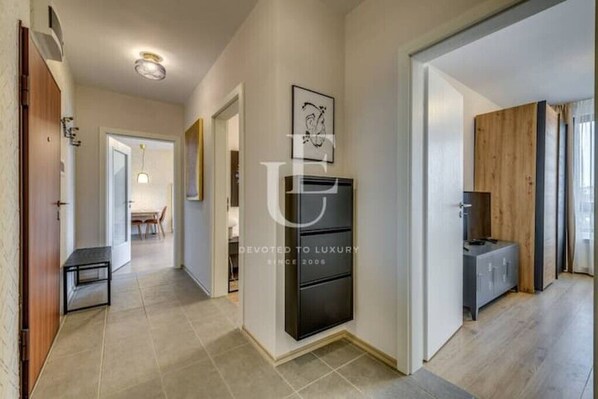 Interior - Paris: A sunny 2- bedroom apartment with parking
(Sofia)