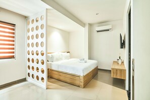 Studiosuite | Hochwertige Bettwaren, Pillowtop-Betten, Schreibtisch