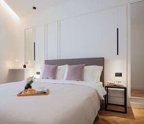 3 bedrooms, desk, WiFi, bed sheets - Maia Flora Taormina Apartments (Taormina)