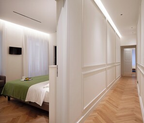 3 bedrooms, desk, WiFi, bed sheets