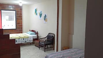 Ferienhaus | 4 Schlafzimmer, Bügeleisen/Bügelbrett, kostenloses WLAN, Bettwäsche