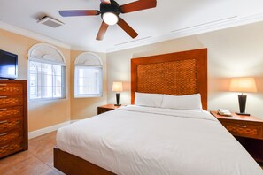 2 Schlafzimmer, Zimmersafe, Schreibtisch, BĂŒgeleisen/BĂŒgelbrett